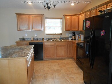 444 Pebble Creek Dr, Fraziers Bottom, WV 25082 - photo 7