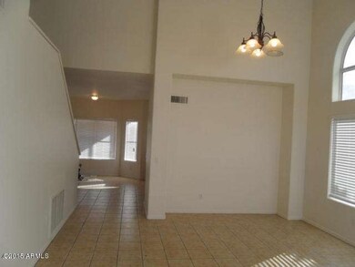 ENTRY FAMILY AND DINING