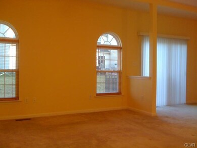 5540 Stonecroft Ln, Allentown, PA 18106 - photo 4