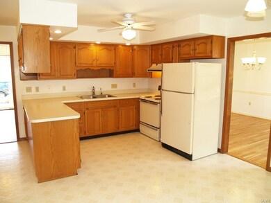 1480 Promise Ln, Allentown, PA 18106 - photo 5