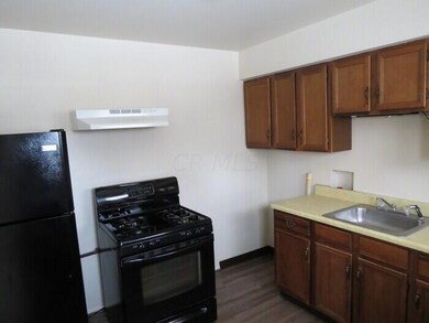 1770 Eastbrook Dr S, Columbus, OH 43223 - photo 4