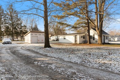 Driveway/Garage