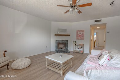 110 W Bayou Pkwy unit 804, Lafayette, LA 70503 - photo 2