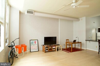 2429 Locust St unit 411, Philadelphia, PA 19103 - photo 4
