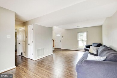 6812 Littlewood Ct, Sykesville, MD 21784 - photo 5