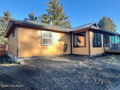 815 Willow St, Kodiak, AK 99615 - photo 4