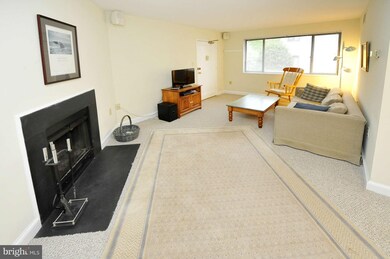 3821 Davis Place NW unit 3, Washington, DC 20007 - photo 2