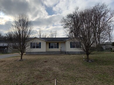 137 Tanner Cir, Shelbyville, TN 37160 - photo 4