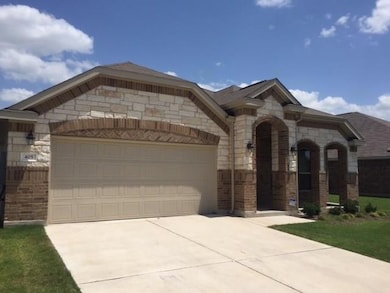 405 Hendelson Ln, Hutto, TX 78634 - photo 2