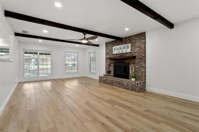 3620 Fairway Dr, Granbury, TX 76049 - photo 5