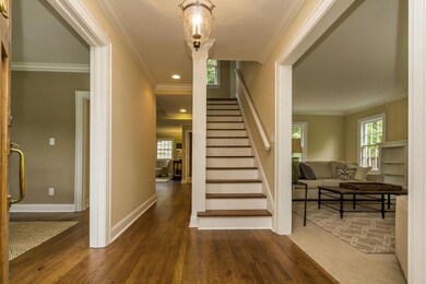 1710 Bedford Rd, Columbus, OH 43212 - photo 5