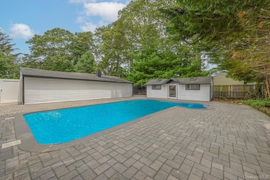 47 Yuma Ln, East Islip, NY 11730 - photo 5