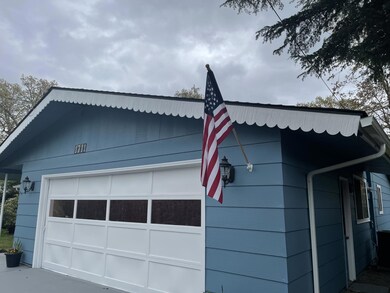 Flag at G St.