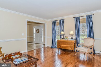 6185 Snowhill Ct, Centreville, VA 20120 - photo 6