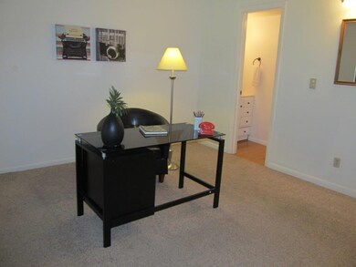 OFFICE / DEN