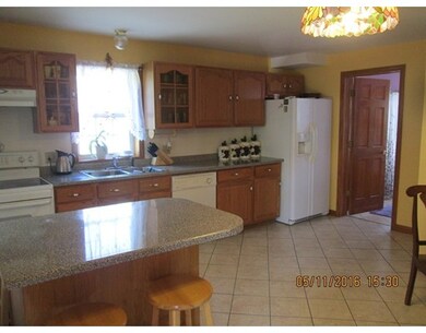 24 Grant St, Chicopee, MA 01013 - photo 2