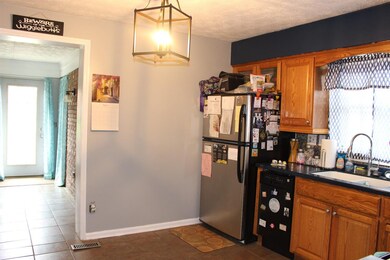 433 Haddix St, Harrodsburg, KY 40330 - photo 7