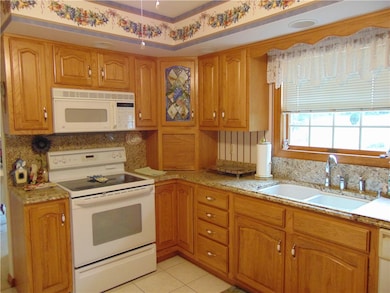 721 Vernon Dr, Belle Vernon, PA 15012 - photo 7