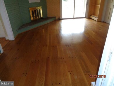 8520 Horseshoe Ln, Potomac, MD 20854 - photo 2