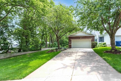 1106 Iowa Dr, Le Claire, IA 52753 - photo 3