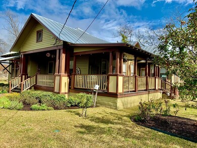 514 W College St, Fredericksburg, TX 78624 - photo 2