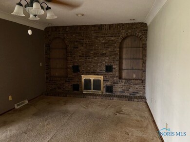 2293 N Manor Dr, Genoa, OH 43430 - photo 4