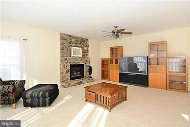 9307 Deborah Ct, Manassas Park, VA 20111 - photo 7