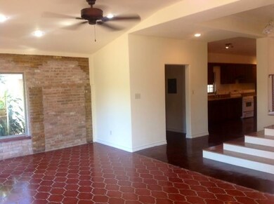 511 Laredo St, Laredo, TX 78040 - photo 4