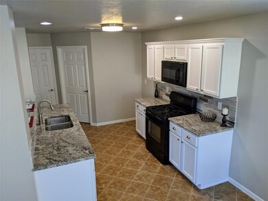 3103 Centennial Village Dr, Pearland, TX 77584 - photo 7