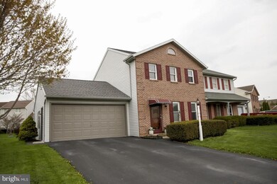 217 Zwecker Cir, New Holland, PA 17557 - photo 2