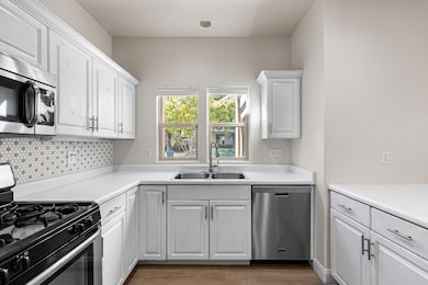 002_08-511_s_600_e-8_544