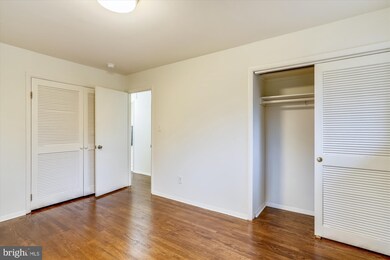 8516 Doyle Dr, Alexandria, VA 22308 - photo 6