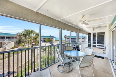 Relax on the lanai and enjoy the sea beeze and Gul