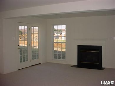 4595 Jasmine Dr, Center Valley, PA 18034 - photo 2