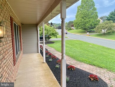 25 Pheasant Run Rd, Boyertown, PA 19512 - photo 5