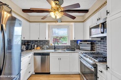 84 Old Bridge Dr, Howell, NJ 07731 - photo 6