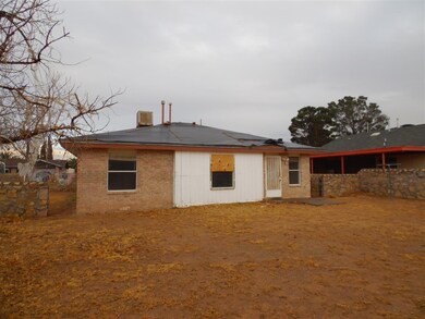 165 Lago Seco Dr, Horizon City, TX 79928 - photo 2