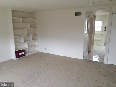 921 Catawba Ct, Halethorpe, MD 21227 - photo 5