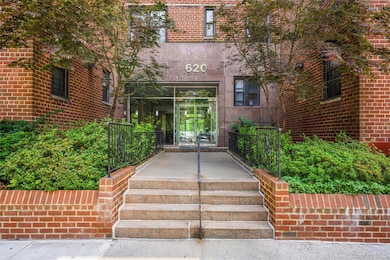 620 W 239th St unit 2C, Bronx, NY 10463 - photo 5