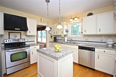 22 Admiral Kalbfus Rd, Newport, RI 02840 - photo 3