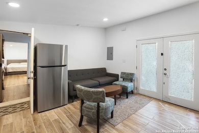 127 Loy Dr unit 2, San Antonio, TX 78228 - photo 5