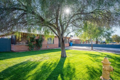 2043 E Cypress-4