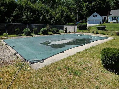 Swimming Pool/Hot Tub/Sauna.