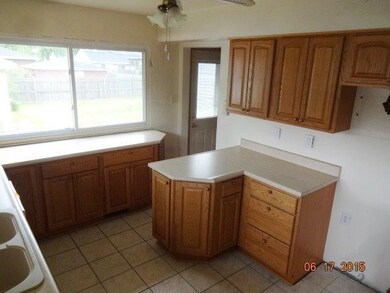 3221 Strong St, Highland, IN 46322 - photo 5