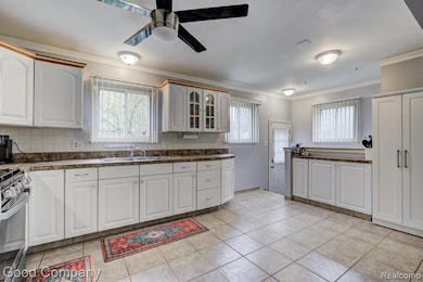 351 W Baker Ave, Clawson, MI 48017 - photo 7