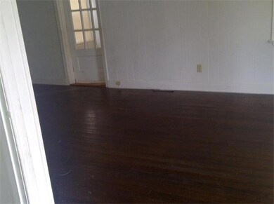 81 Jardine St unit 1, Springfield, MA 01107 - photo 2