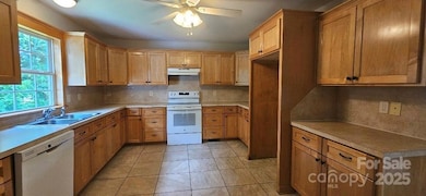 2820 Bellhaven Cir, Charlotte, NC 28214 - photo 6