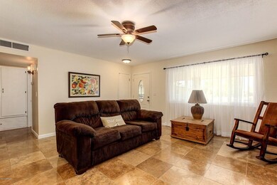 10528 W Caron Dr, Sun City, AZ 85351 - photo 2