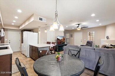 10415 N 10th St unit 2, Phoenix, AZ 85020 - photo 6