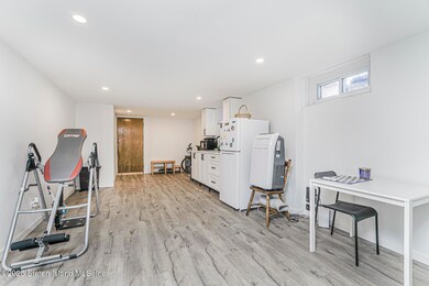 124 van Cortlandt Ave, Staten Island, NY 10301 - photo 4